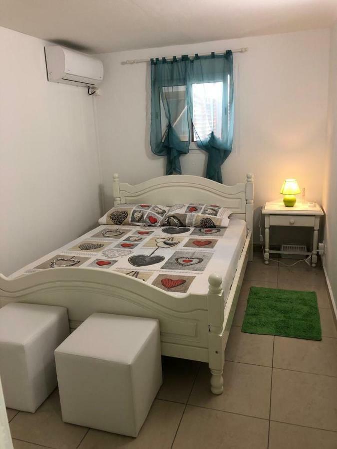 La Tourterelle De Neron Apartment Le Moule Bagian luar foto